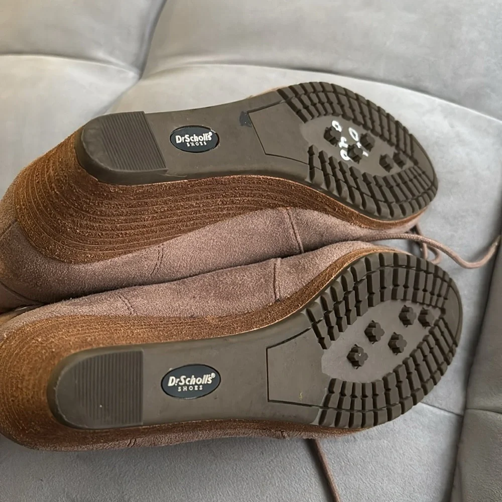 Dr.Scholls Shoes Women's Tan Suede Ankle wedge booties size 6